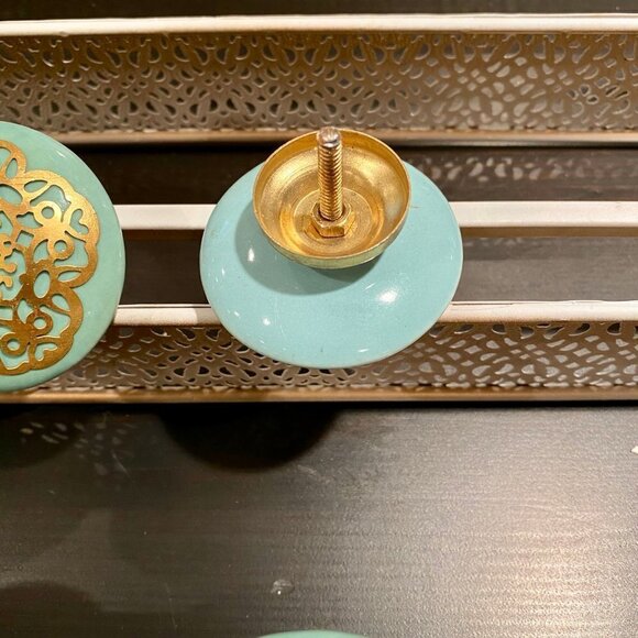 Many new sets of 6 ceramic and metal pull/knobs - Picture 3 of 3